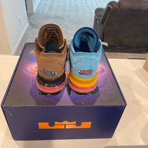 LeBron James Looney Tunes